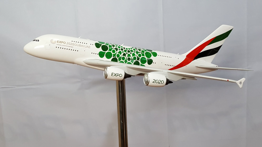 AIRBUS A380 COMMERCIAL AIRCRAFT MODEL