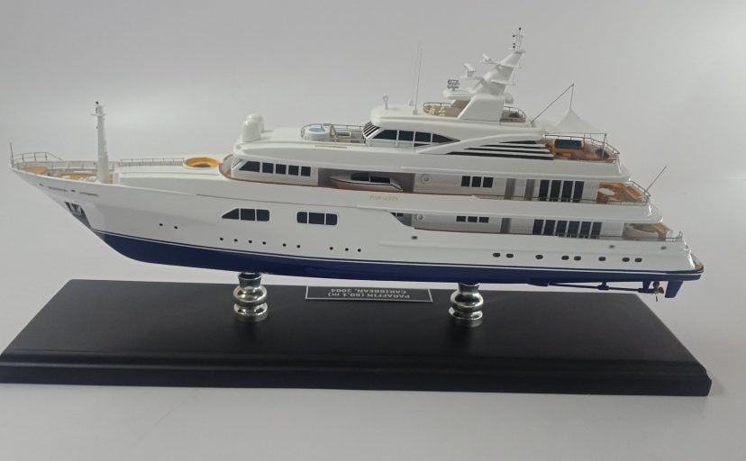Paraffin Yacht Model 4