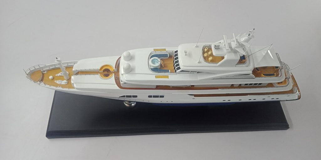 Paraffin Yacht Model